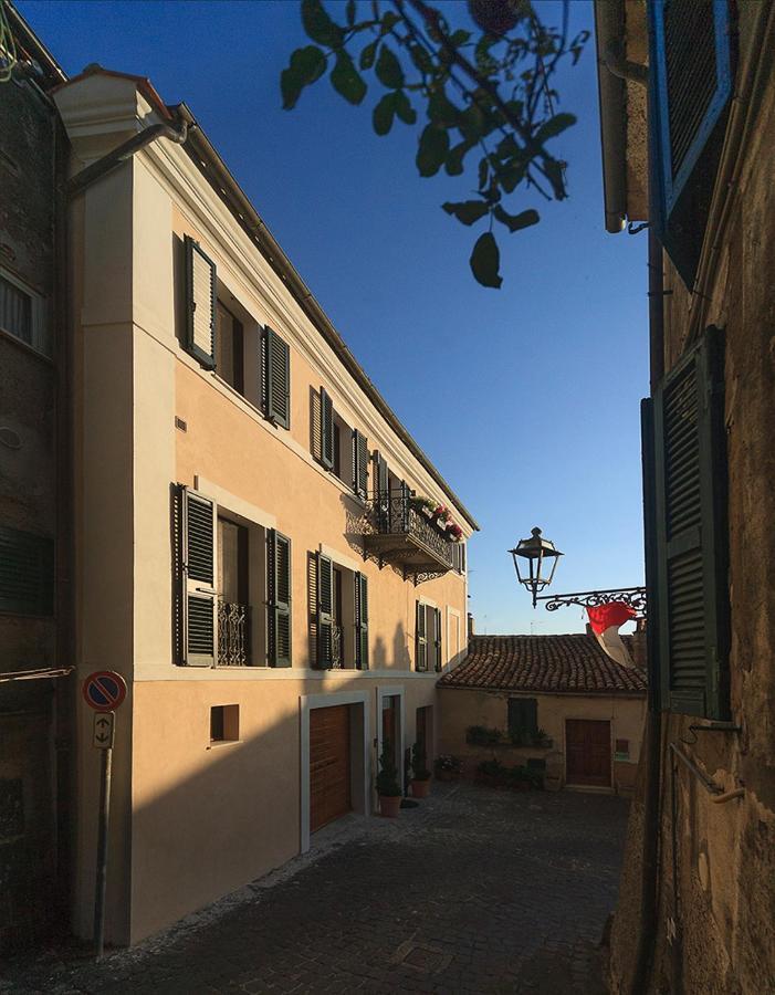 Dimo' Re Panzió Farnese Kültér fotó